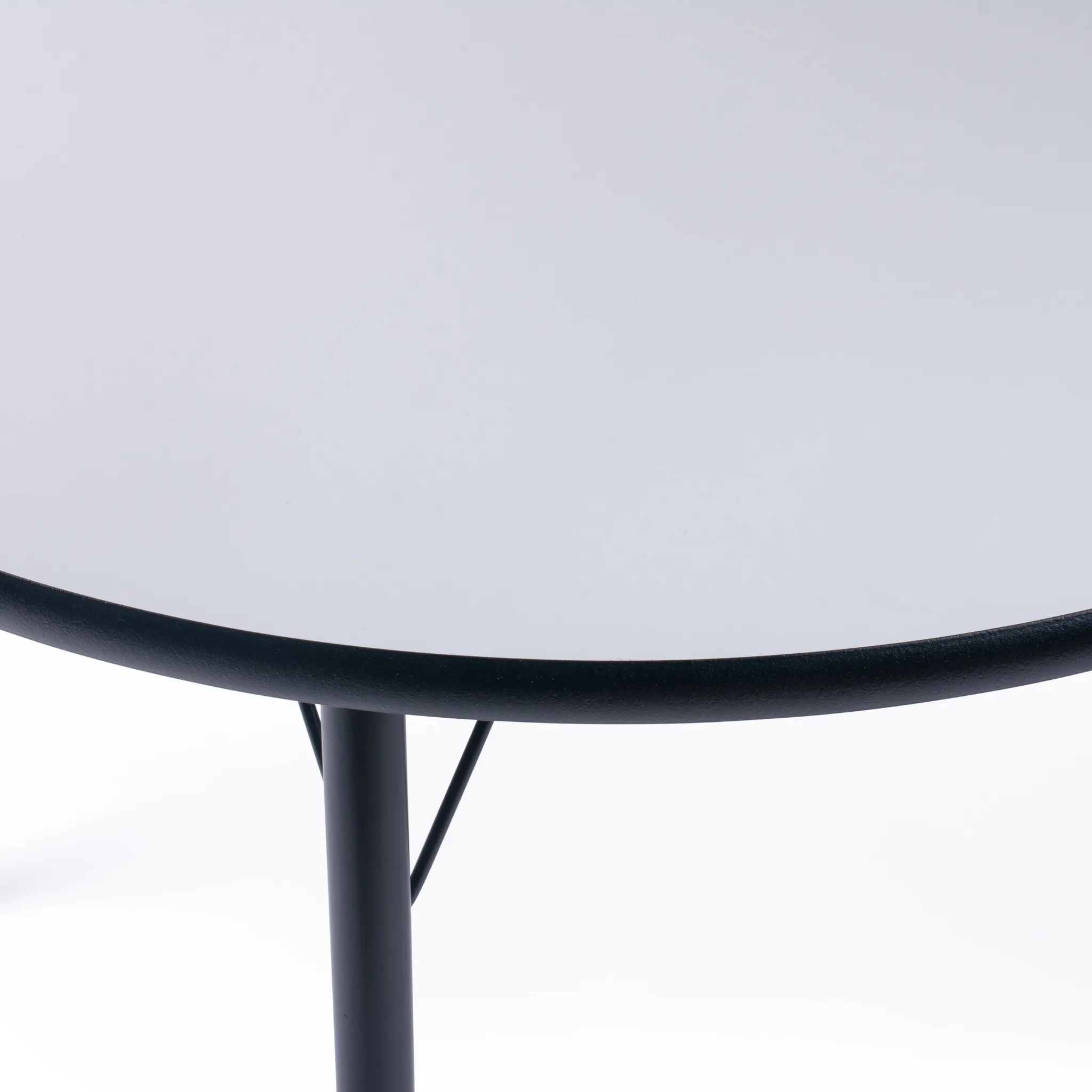 Activity Table 36 Round Black Edge - Black Legs Adjusts 21 - 30