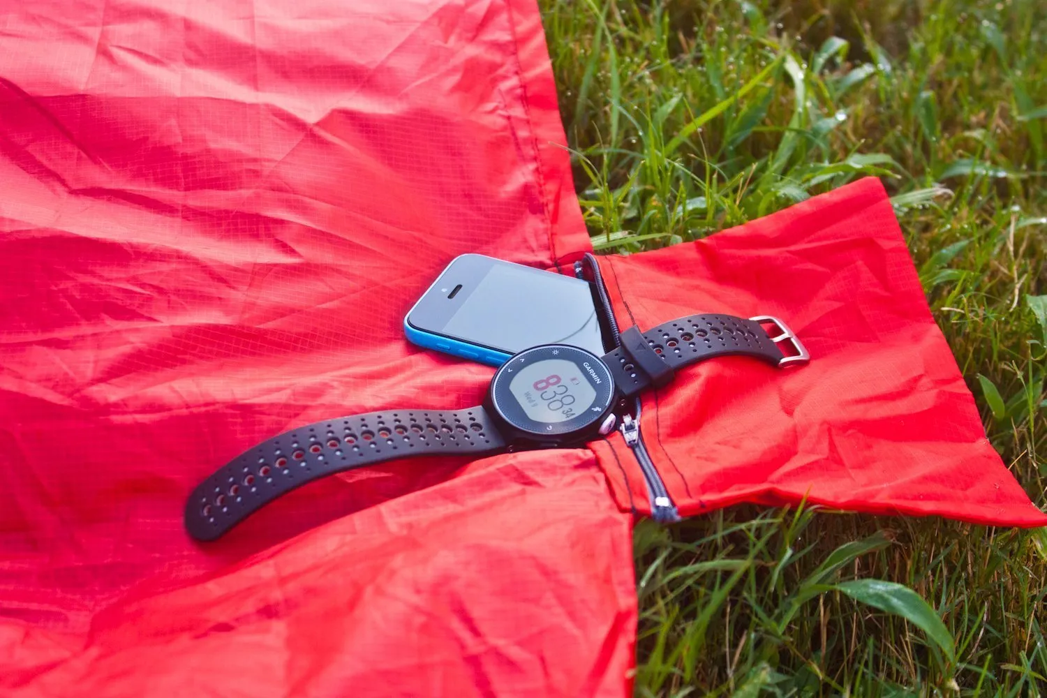 Beach Blanket that&#39;s Sand Proof, Large, Oversized 7&#39; x 9&#39; but Compact, Portable Lightweight and real Waterproof, best ground cover for Picnic and Travel, includes Sand Anchors, Storage and Zipper bag