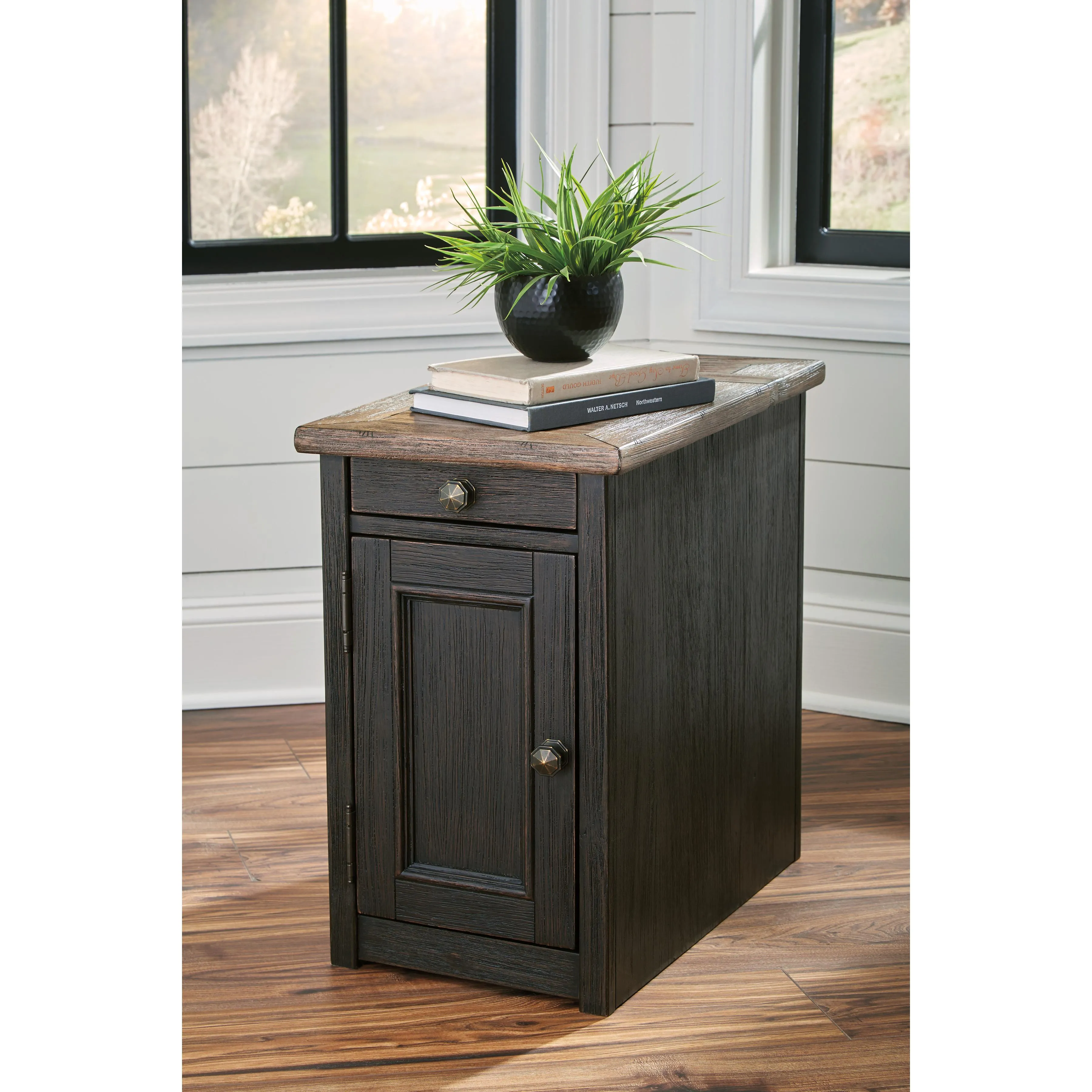 Signature Design by Ashley Tyler Creek End Table T736-7